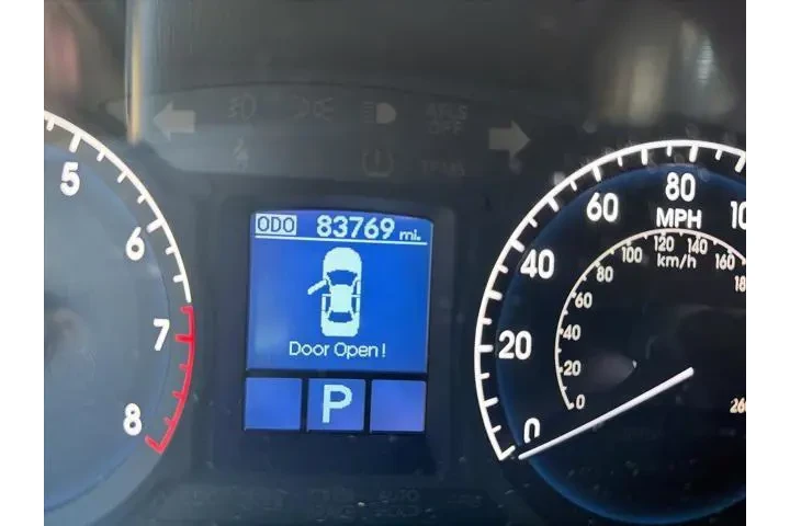 $8991 : Hyundai Genesis 2010 4.6L V8 image 4