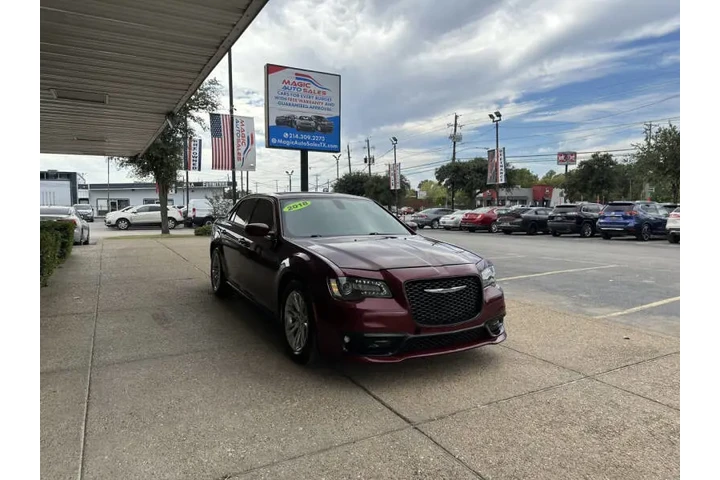 $17999 : 2018 300 Touring image 3