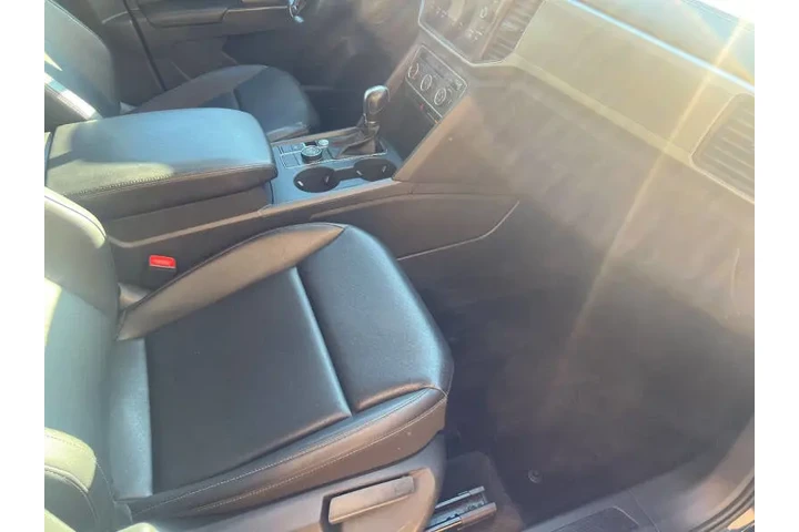 $19999 : 2018 Atlas V6 SE 4Motion image 3