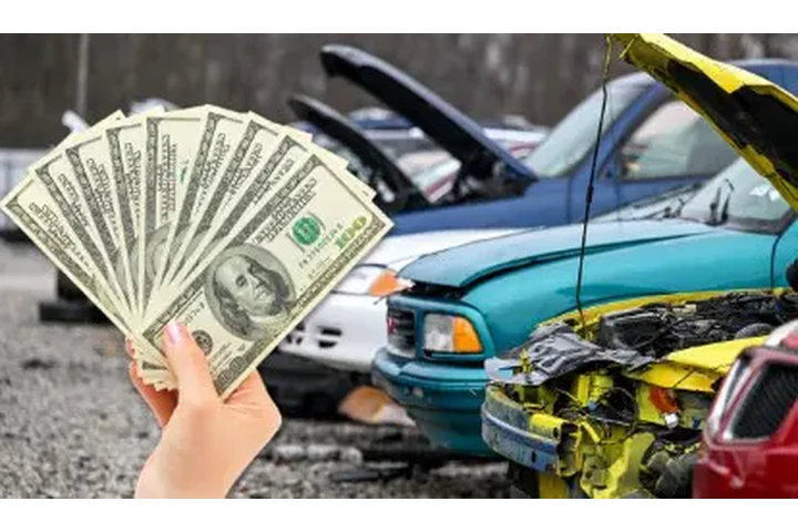 Cash Por Su Junk Car!! image 3