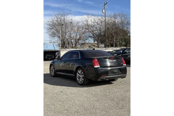 $11900 : 2019 300 Touring image 4