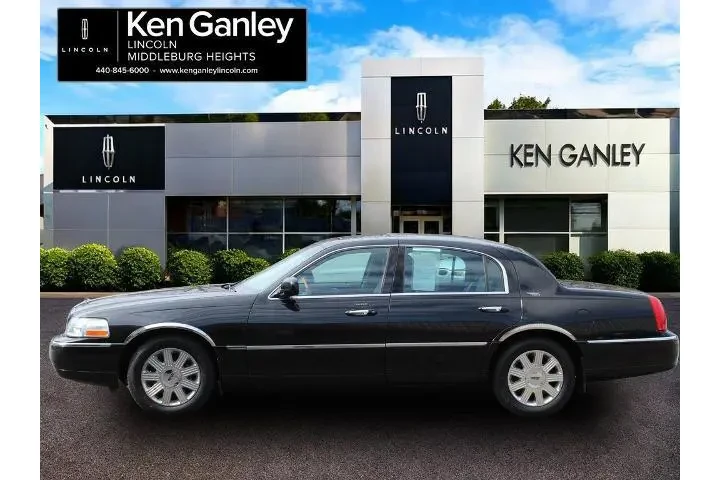 $12991 : Lincoln Town Car 2005 Signat image 4
