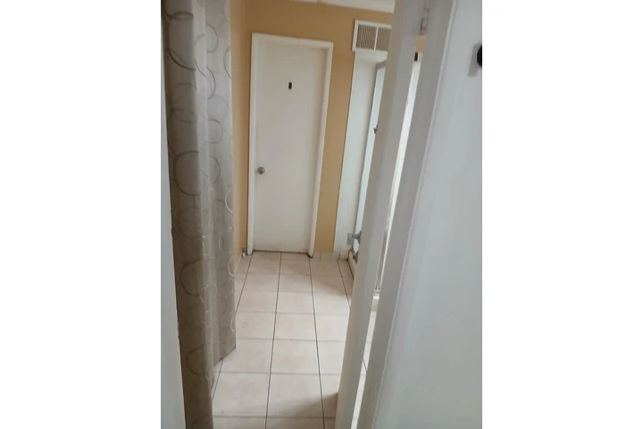 $800 : Cuarto en 800 image 4