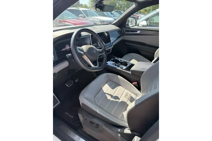 $32990 : Volkswagen Atlas Cross Sport image 3