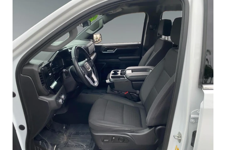 $39521 : GMC Sierra 1500 2023 4x4 SLE image 9