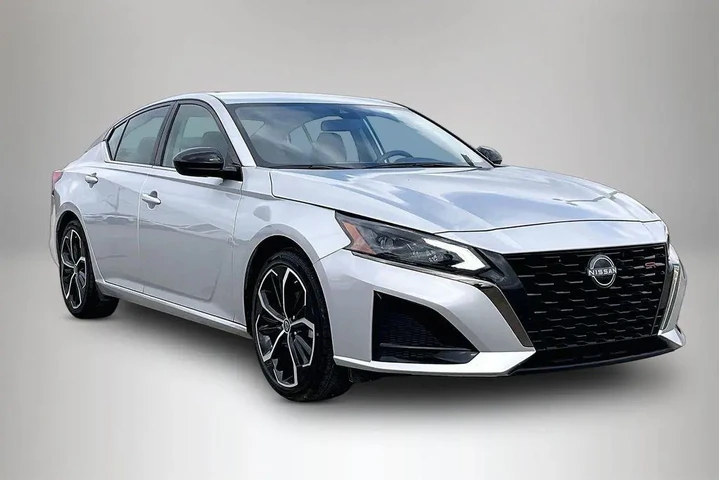 $18399 : Nissan Altima 2024 2.5 SR 4d image 1