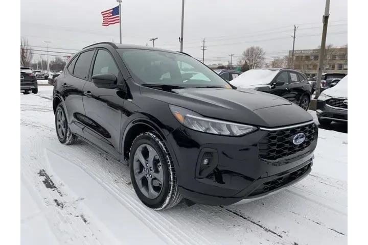 $26361 : Ford Escape 2023 AWD ST-Line image 3