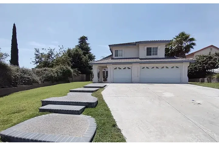 $2570 : HOUSE RENT IN RIVERSIDE CA image 10