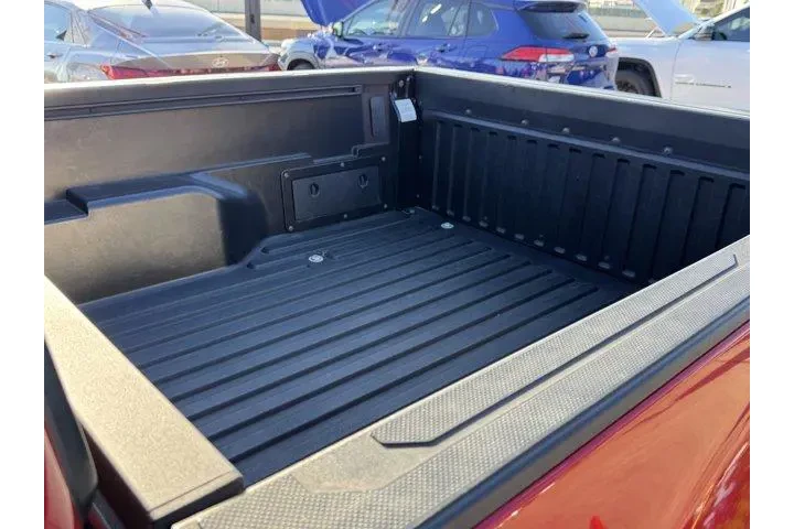 $23687 : Toyota Tacoma 2021 4x2 SR5 4 image 9