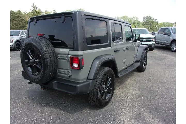 $31880 : Jeep Wrangler Unlimited 2022 image 9