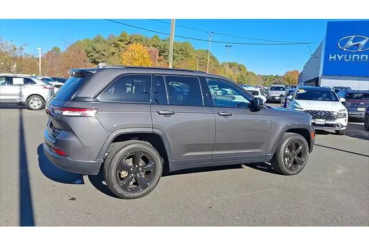 $31995 : Jeep Grand Cherokee 2023 4x4 image 2