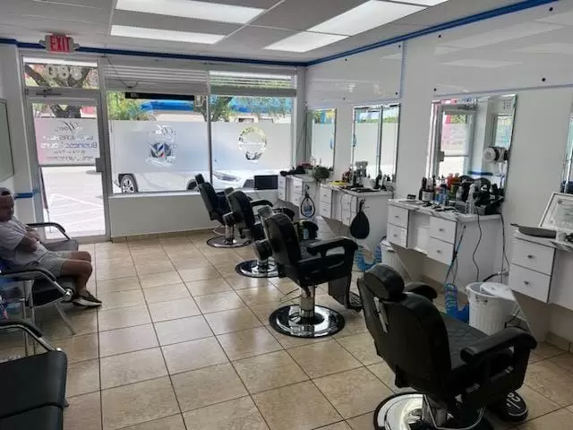 YOE'S BARBERSHOP image 4