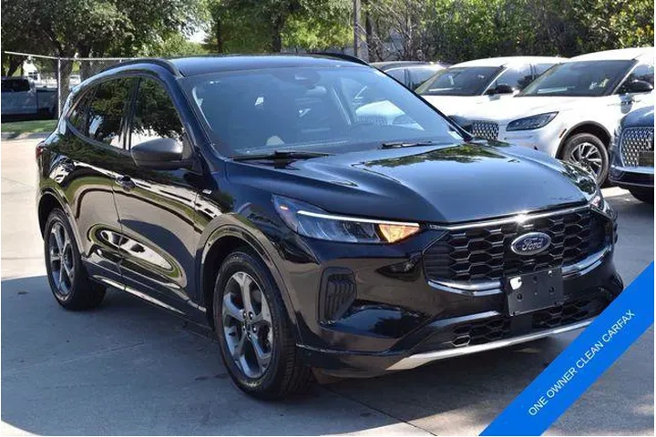 $19987 : Ford Escape 2023 ST-Line 4dr image 3