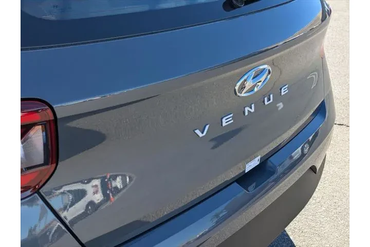 $22495 : Hyundai VENUE 2026 SEL 4dr C image 10