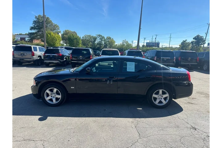 2010 Charger 4dr Sdn SXT RWD image 5