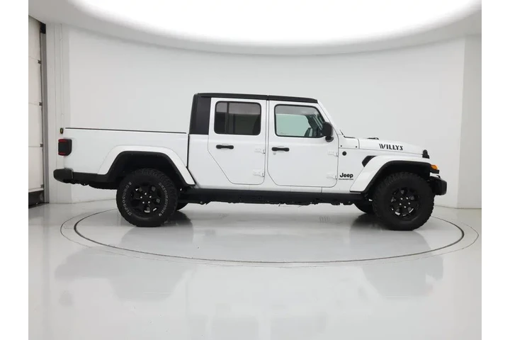 $28998 : Jeep Gladiator 2021 4x4 Will image 7