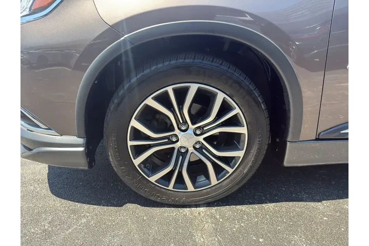 $10995 : Mitsubishi Outlander 2016 AW image 10