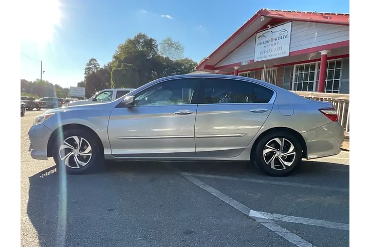 $11760 : Honda Accord 2017 LX 4dr Sed image 8