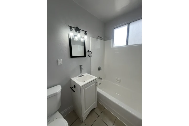 $1850 : Apartamento de 1 Recamara! image 7