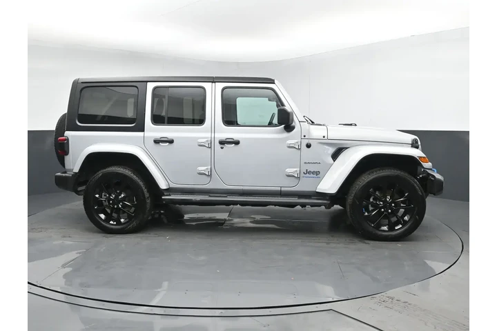 $23995 : Jeep Wrangler 2023 4x4 Sahar image 3