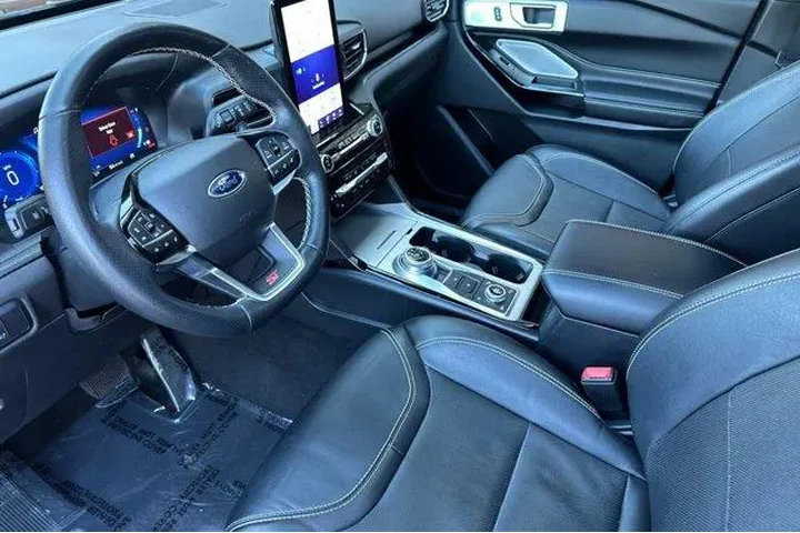 $37589 : Ford Explorer 2022 AWD ST 4d image 7