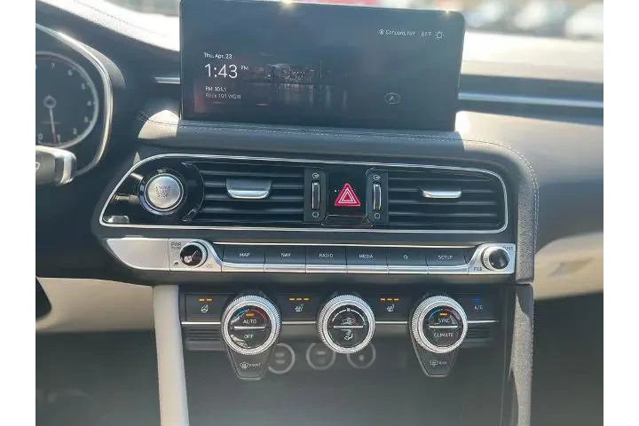 $27995 : Genesis G70 2022 AWD 2.0T 4d image 10