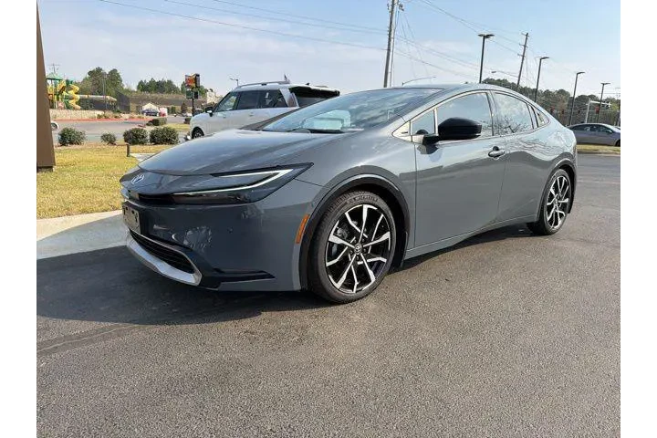 $33630 : Toyota Prius Prime 2024 XSE image 3
