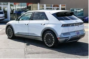 $28998 : Hyundai IONIQ 5 2023 AWD Lim thumbnail