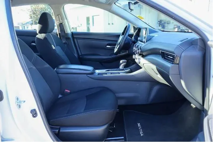 $17388 : Nissan Sentra 2023 SV 4dr Se image 8