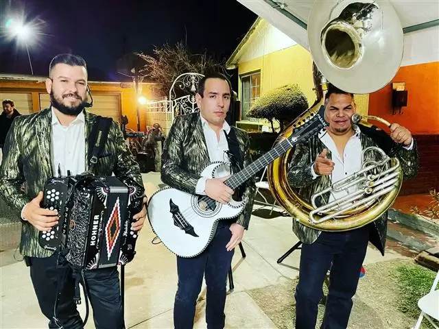 Norteño con tuba image 1