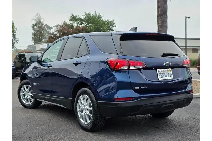 $18900 : Chevrolet Equinox 2022 LS 4d image 7