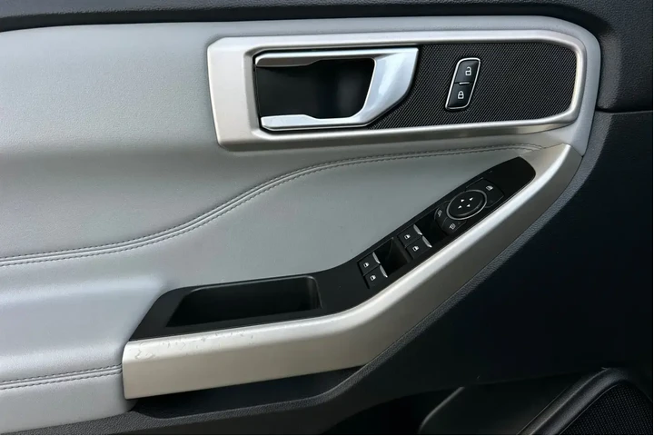 $27700 : Ford Explorer 2022 XLT 4dr S image 10