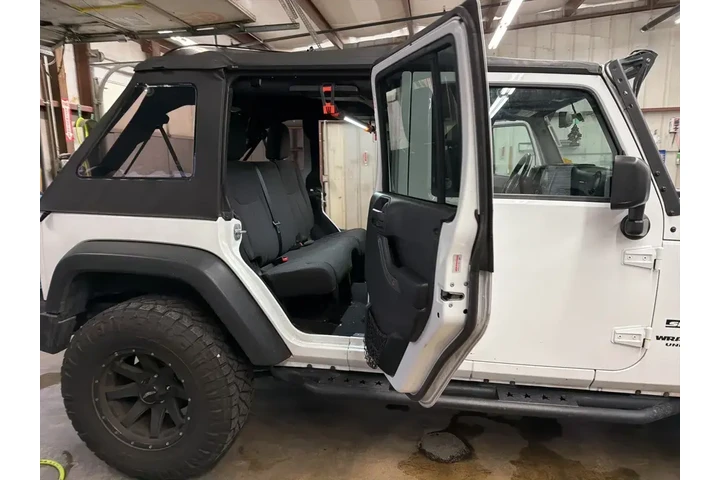 $20877 : Jeep Wrangler Unlimited 2016 image 7