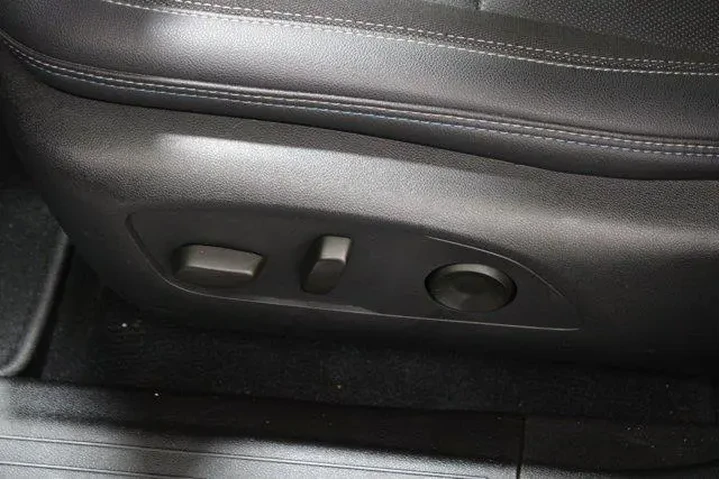 $26987 : Chevrolet Equinox EV 2025 LT image 7