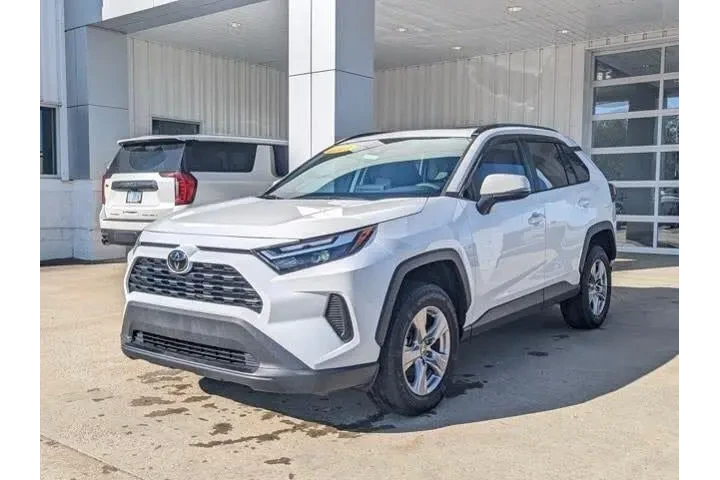 $10000 : Selling My 2023 Toyota Rav 4 image 1