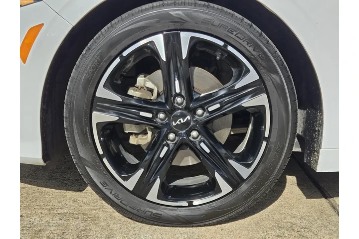 Kia K5 2023 GT-Line 4dr Seda image 7