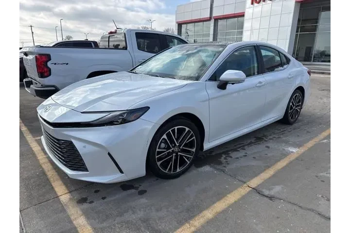 $39938 : Toyota Camry 2026 LE 4dr Sed image 1
