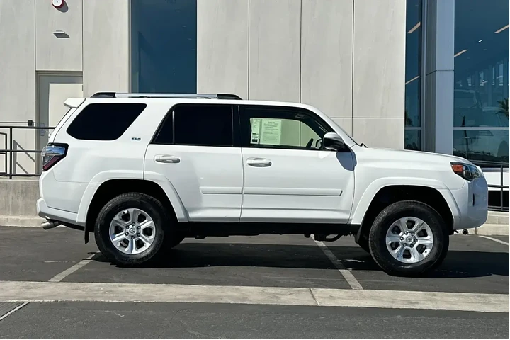 $32900 : Toyota 4Runner 2020 4x2 SR5 image 2