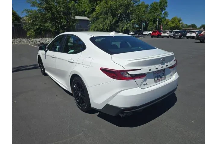 $30495 : Toyota Camry 2026 SE 4dr Sed image 5