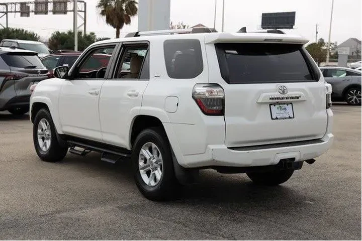 $27928 : Toyota 4Runner 2019 4x2 SR5 image 6