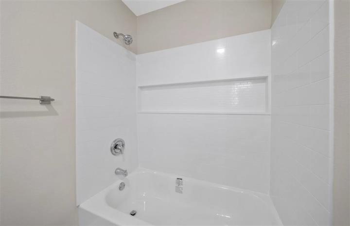 $1850 : Spaceful Unit image 1