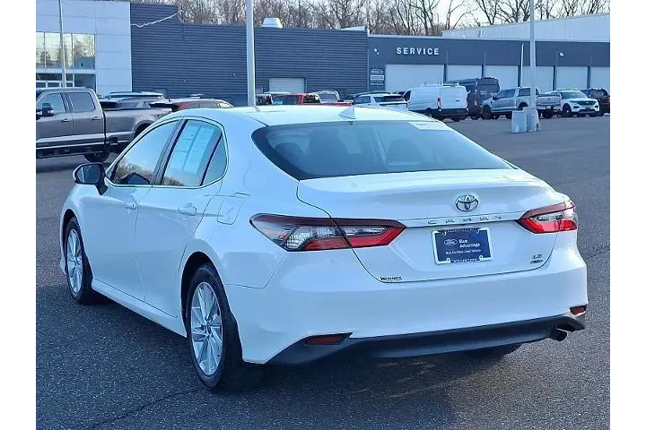 $20288 : Toyota Camry 2022 AWD LE 4dr image 4