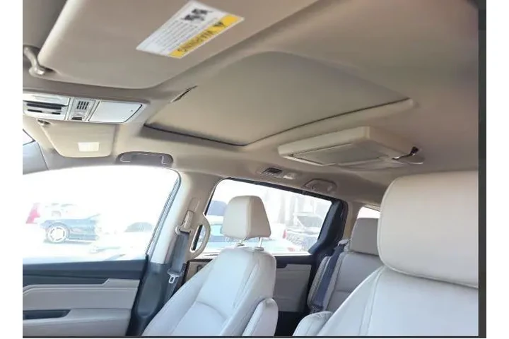 $32800 : Honda Odyssey 2018 Touring 4 image 5