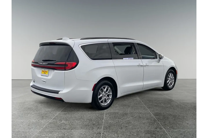$29635 : Chrysler Pacifica 2022 Touri image 5