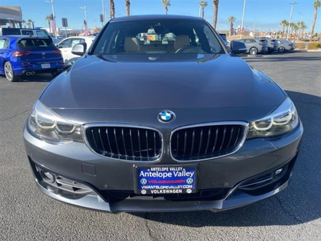 $19853 : 2018 BMW 3 Series image 2