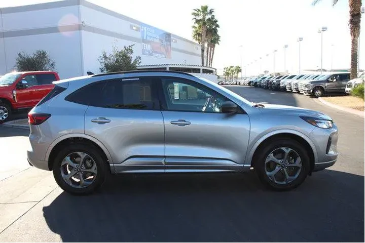 $19898 : Ford Escape 2023 AWD ST-Line image 10