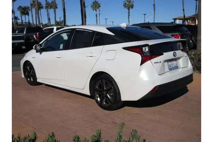 $18999 : Toyota Prius 2019 L Eco 4dr image 2