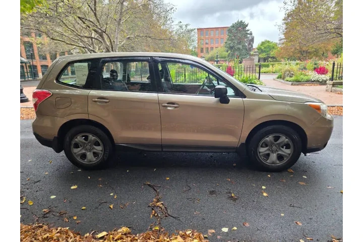 $11995 : 2015 Forester 2.5i image 8
