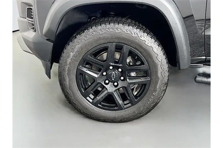 $37975 : Chevrolet Colorado 2024 4x4 image 10