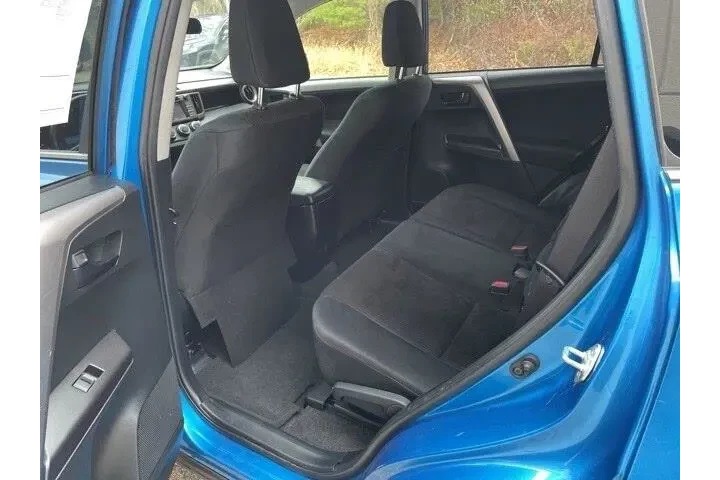 $12994 : Toyota RAV4 2016 AWD LE 4dr image 9